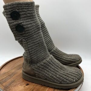Ugg Cardy II Slouchy Gray Knit Boots 2 Buttons Ample Size 6 Excellent Condition